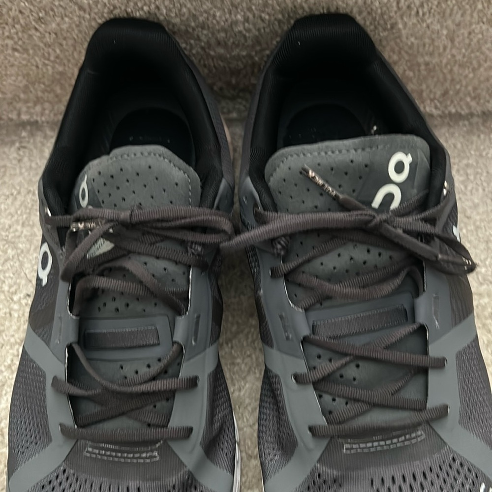 On Running Women's Cloudflow Active Running Sneakers size 11
